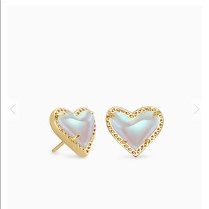 Ari Heart Gold Studs In Dichroic Glass